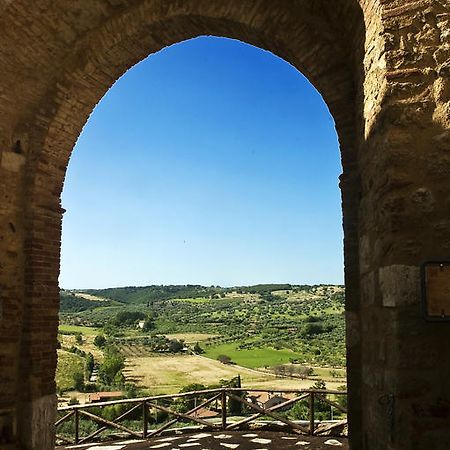 מליאנו אין טוסקנה Locanda Delle Mura Anna De Croy מראה חיצוני תמונה