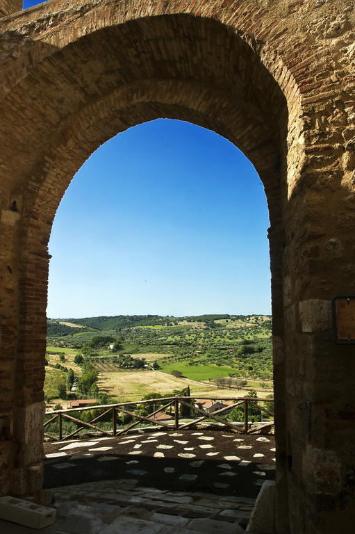 מליאנו אין טוסקנה Locanda Delle Mura Anna De Croy מראה חיצוני תמונה