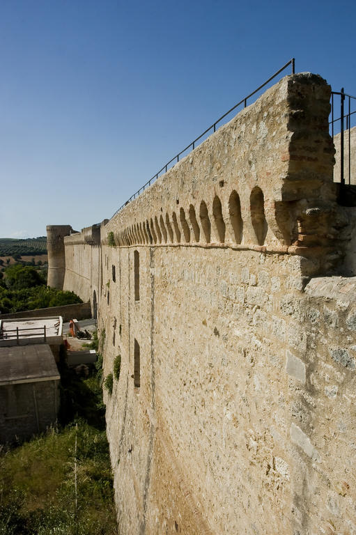 מליאנו אין טוסקנה Locanda Delle Mura Anna De Croy מראה חיצוני תמונה
